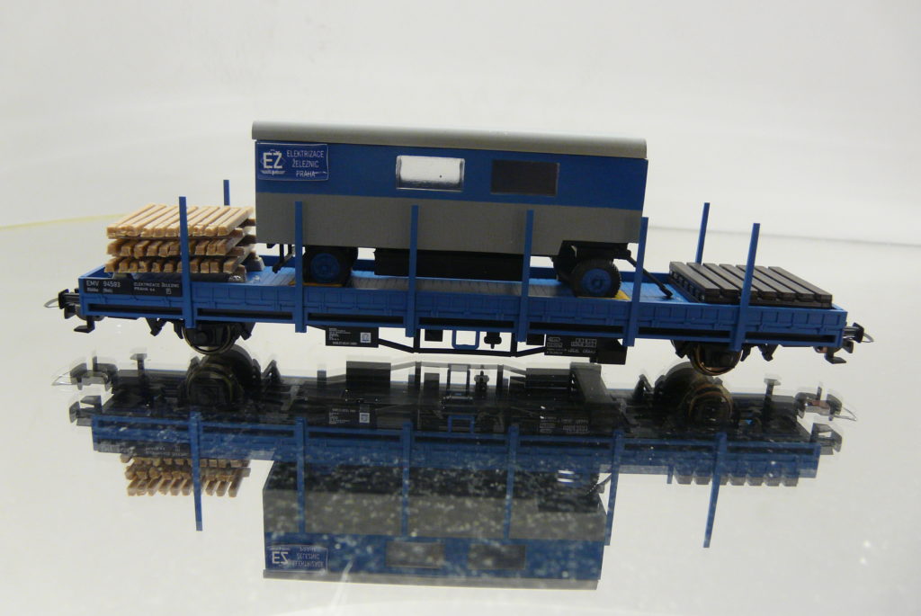 CStrain, EMV 94 593 +maringotka s podvalmi 38,-